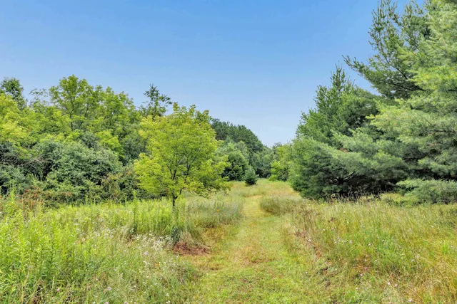 $439,900 | 6974 Woodland Lane, Amherst, WI 54406