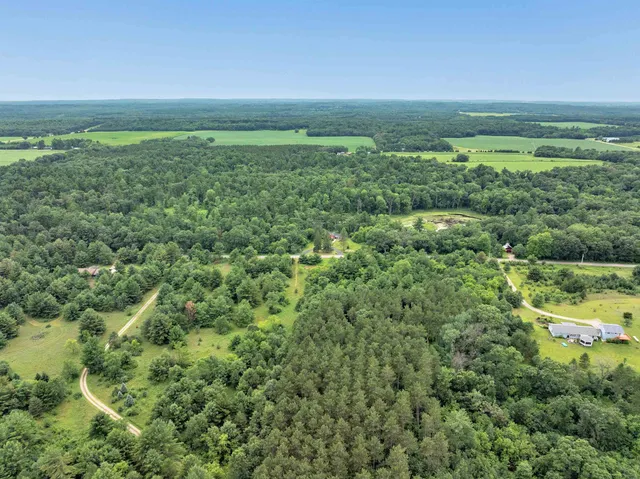 $439,900 | 6974 Woodland Lane, Amherst, WI 54406