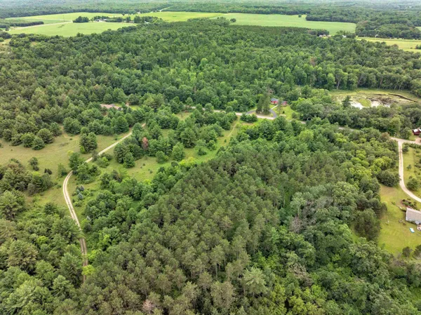 $439,900 | 6974 Woodland Lane, Amherst, WI 54406