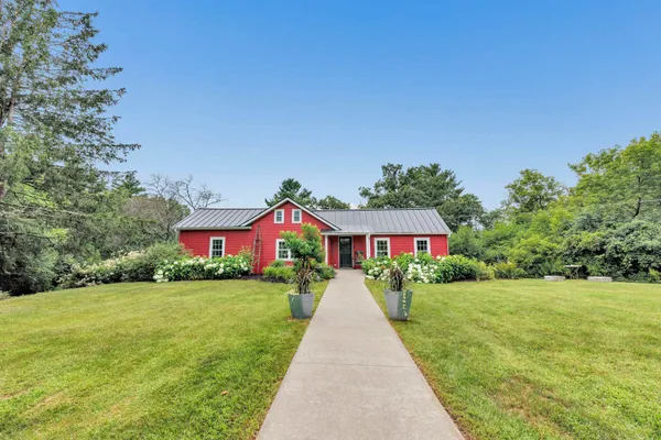 $439,900 | 6974 Woodland Lane, Amherst, WI 54406