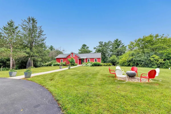 $439,900 | 6974 Woodland Lane, Amherst, WI 54406