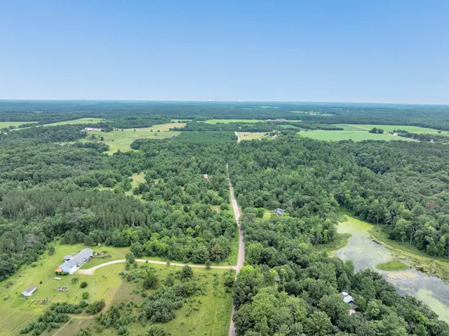 $439,900 | 6974 Woodland Lane, Amherst, WI 54406