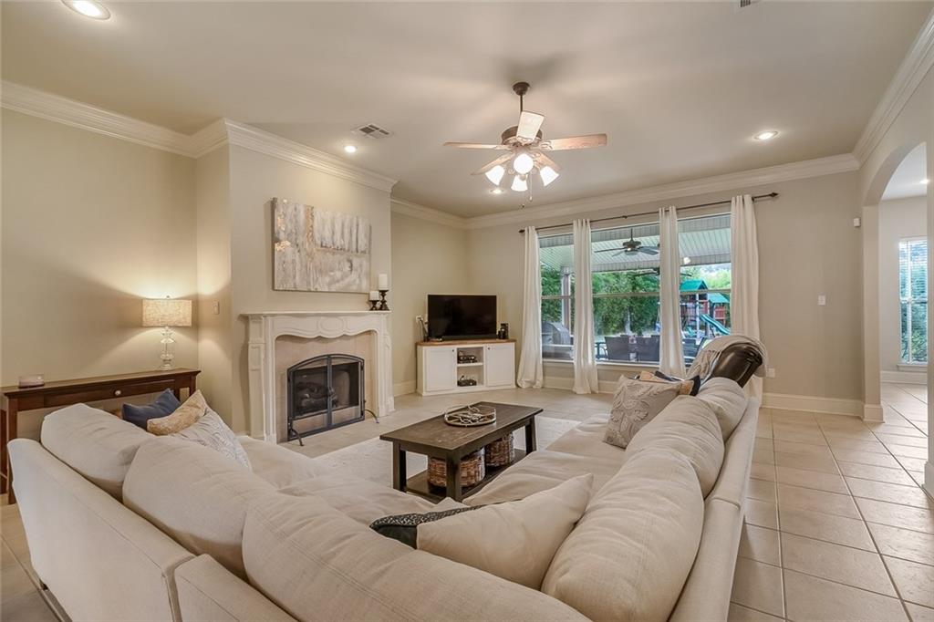 1380 Rue Beauvais Mandeville, LA 70471 - Photo 5 of 20 Gallery Image 5