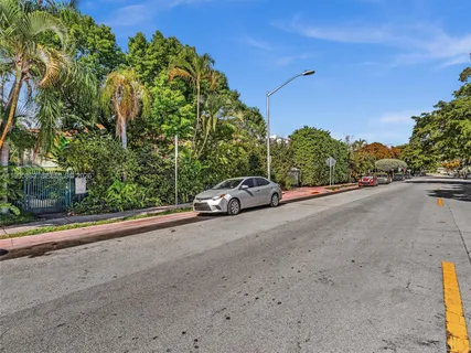 $389,000 | 910 Lenox Avenue, Unit 2, Miami Beach, FL 33139