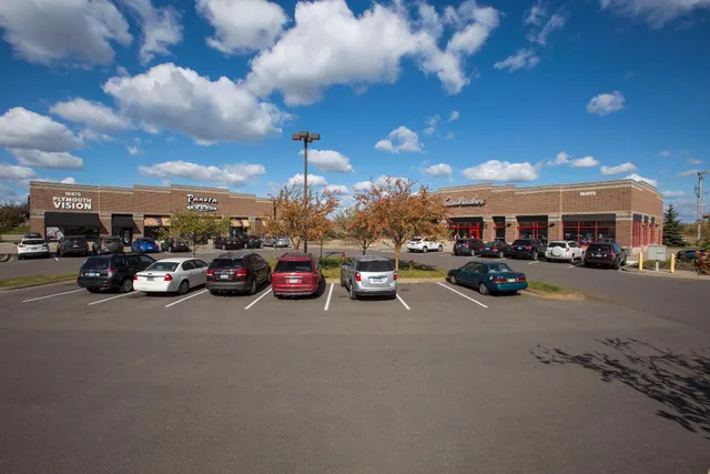 $700,000 | 2430 Jewel Lane North, Plymouth, MN 55447