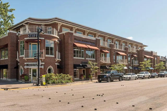 $700,000 | 2430 Jewel Lane North, Plymouth, MN 55447