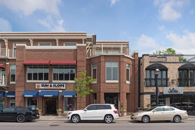 $700,000 | 2430 Jewel Lane North, Plymouth, MN 55447