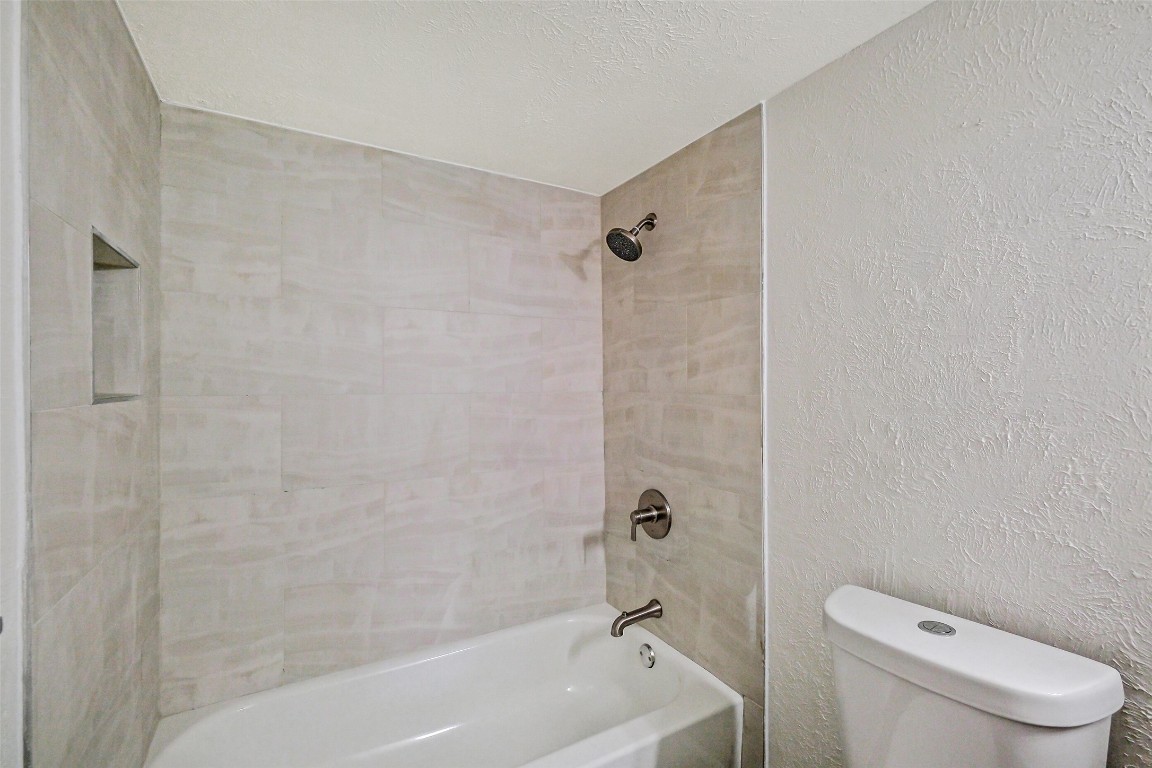 5007 Ridgecreek Drive Houston, TX 77053 - Photo 31 of 33