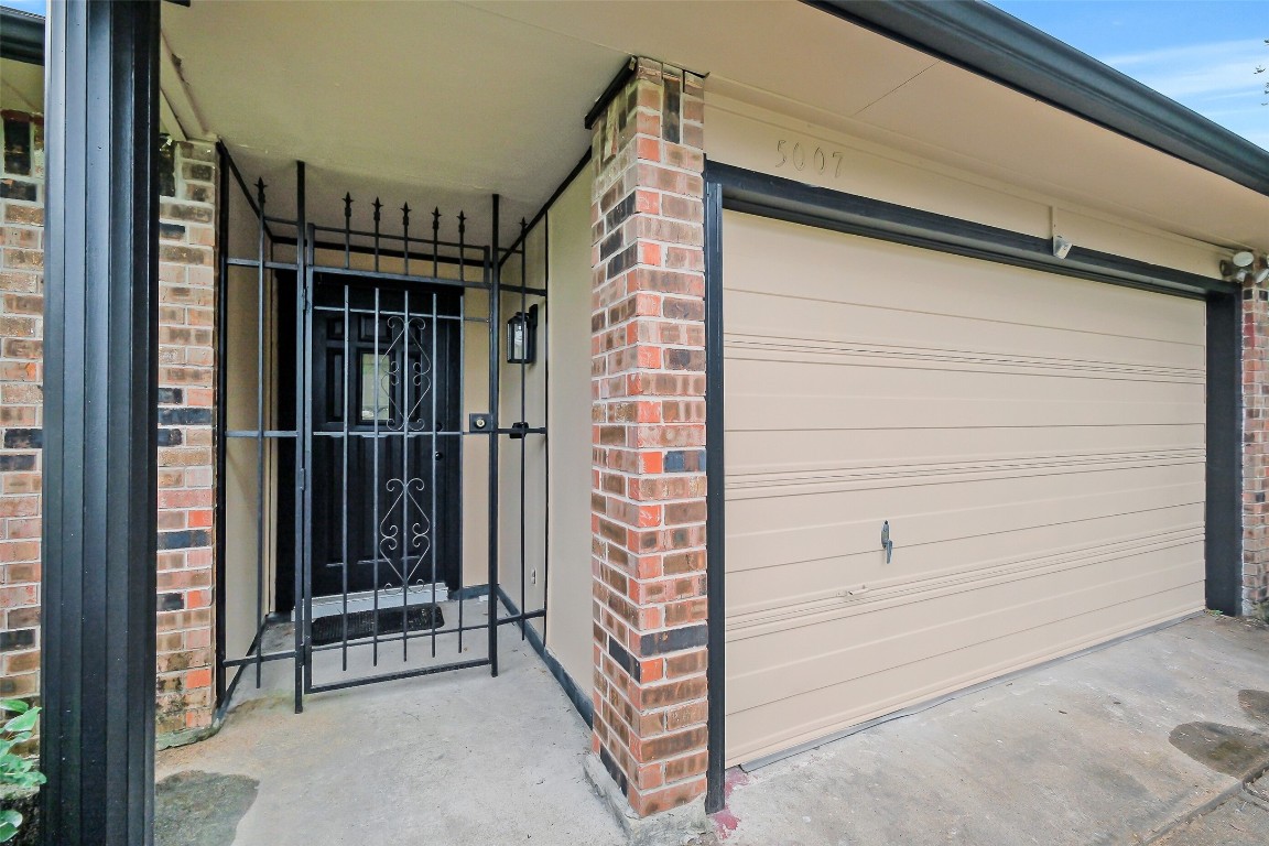 5007 Ridgecreek Drive Houston, TX 77053 - Photo 5 of 33