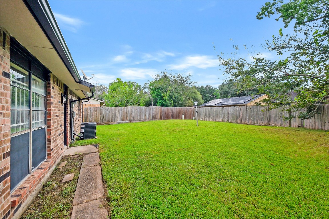 5007 Ridgecreek Drive Houston, TX 77053 - Photo 6 of 33
