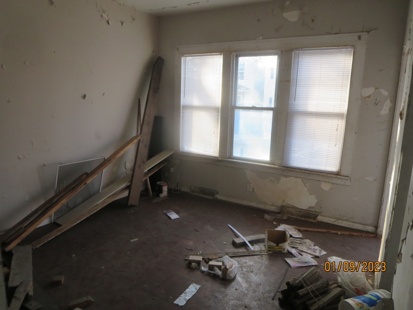 Undisclosed Address Chicago, IL 60617 - Photo 11 of 29 a room with gym equipment and a window