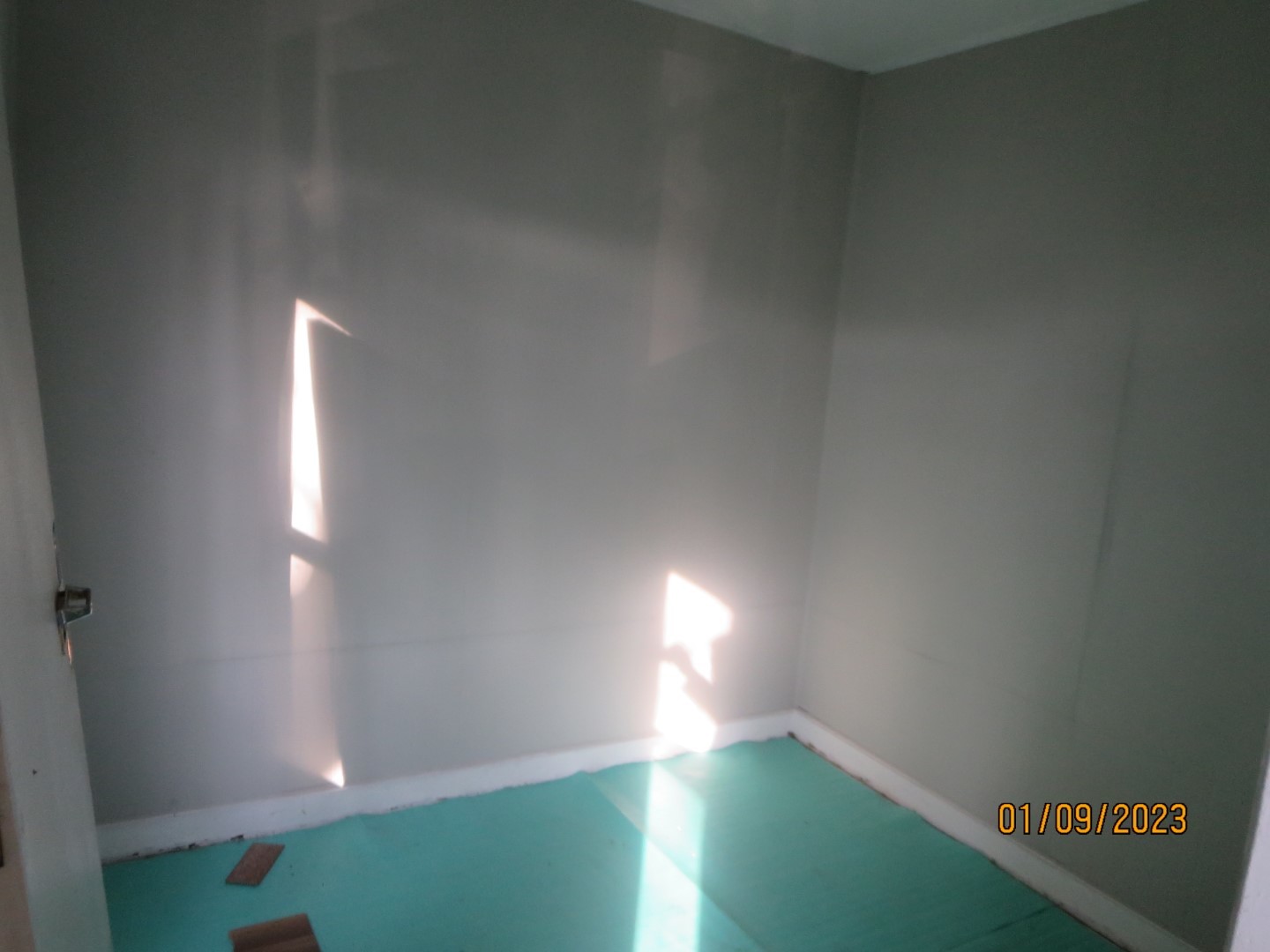 Undisclosed Address Chicago, IL 60617 - Photo 13 of 29 a view of an empty room and window