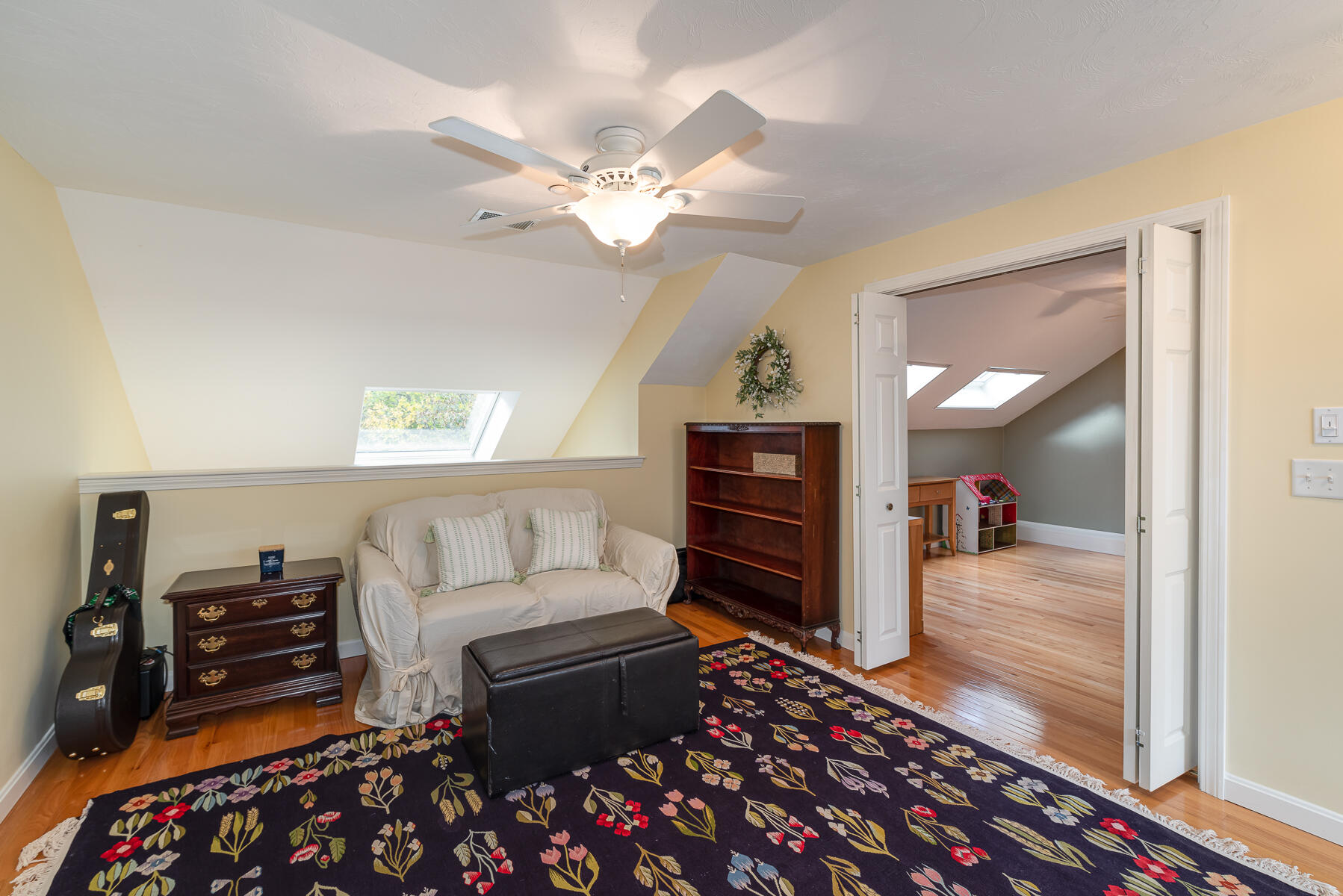 13 North Ridge Road Mashpee, MA 02649 - Photo 21 of 42 a living room with furniture