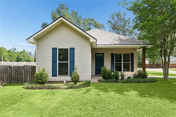 $2,100 | 1605 Labarre Street, Mandeville, LA 70448