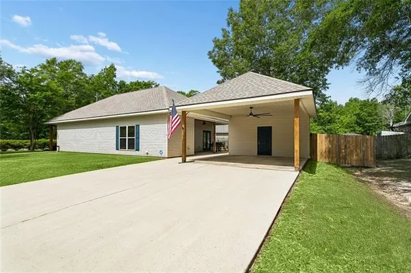 $2,100 | 1605 Labarre Street, Mandeville, LA 70448