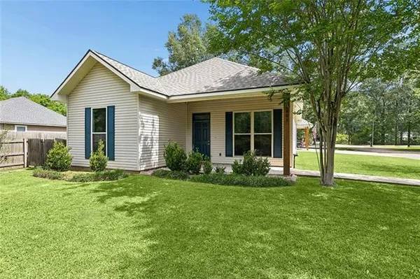 $2,100 | 1605 Labarre Street, Mandeville, LA 70448