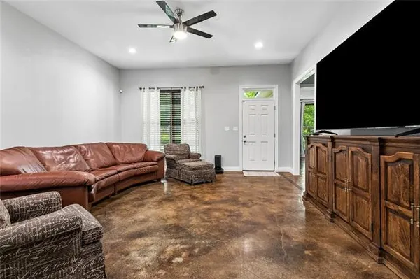 $2,100 | 1605 Labarre Street, Mandeville, LA 70448