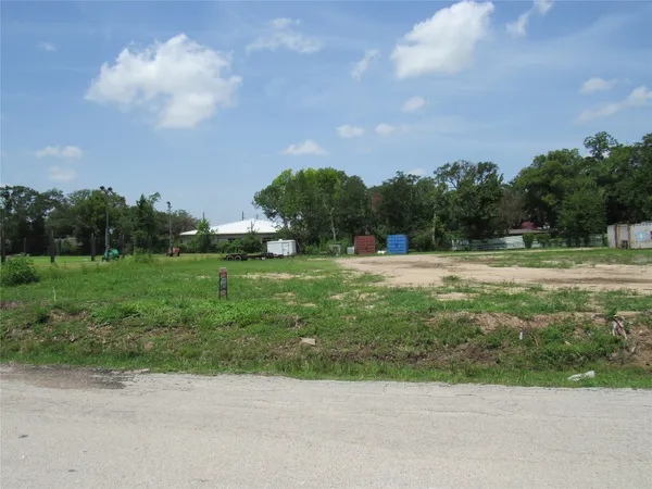 a view of a grassy field