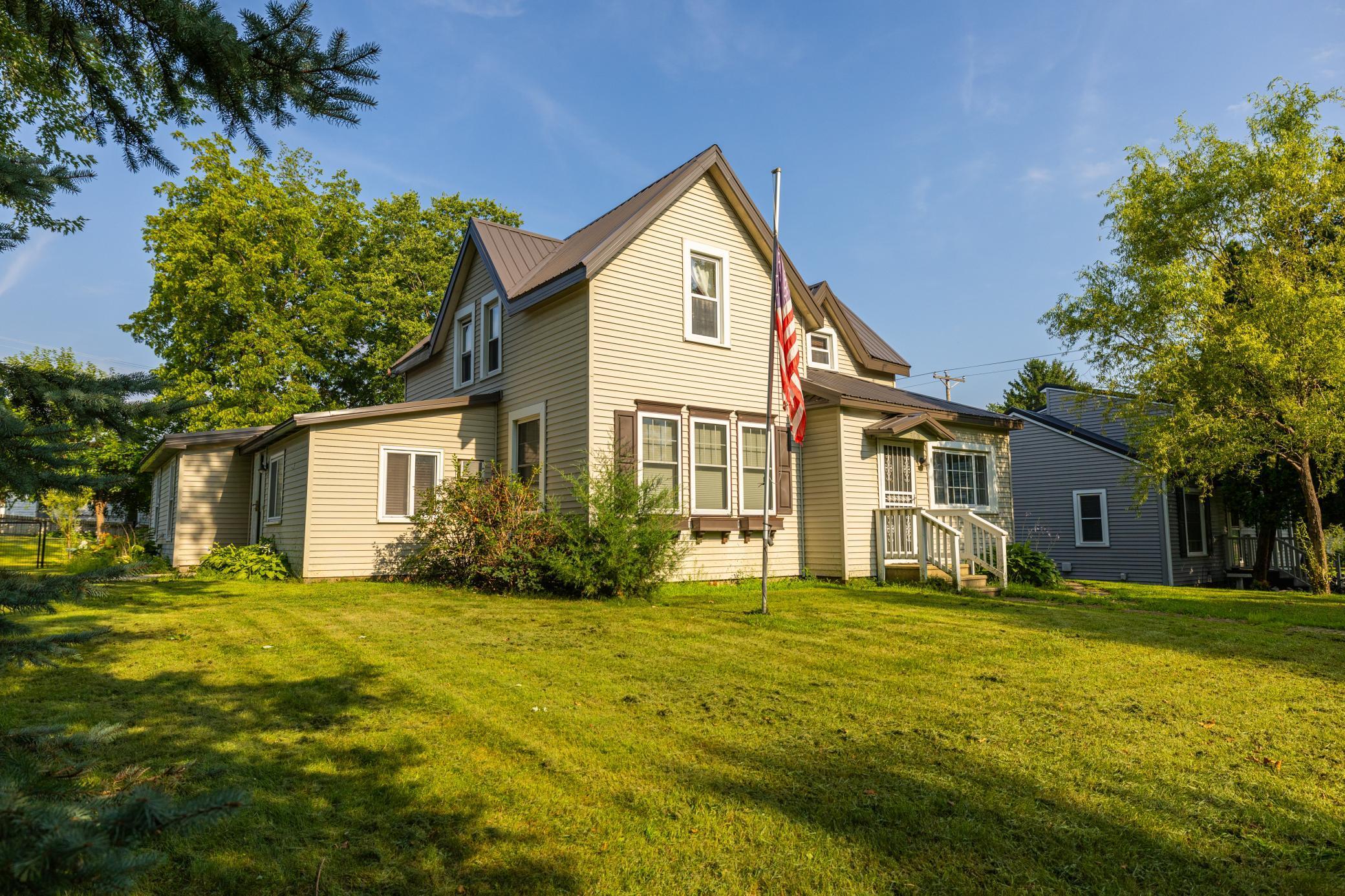 308 Main Street Pepin, WI 54759 - Photo 2 of 31