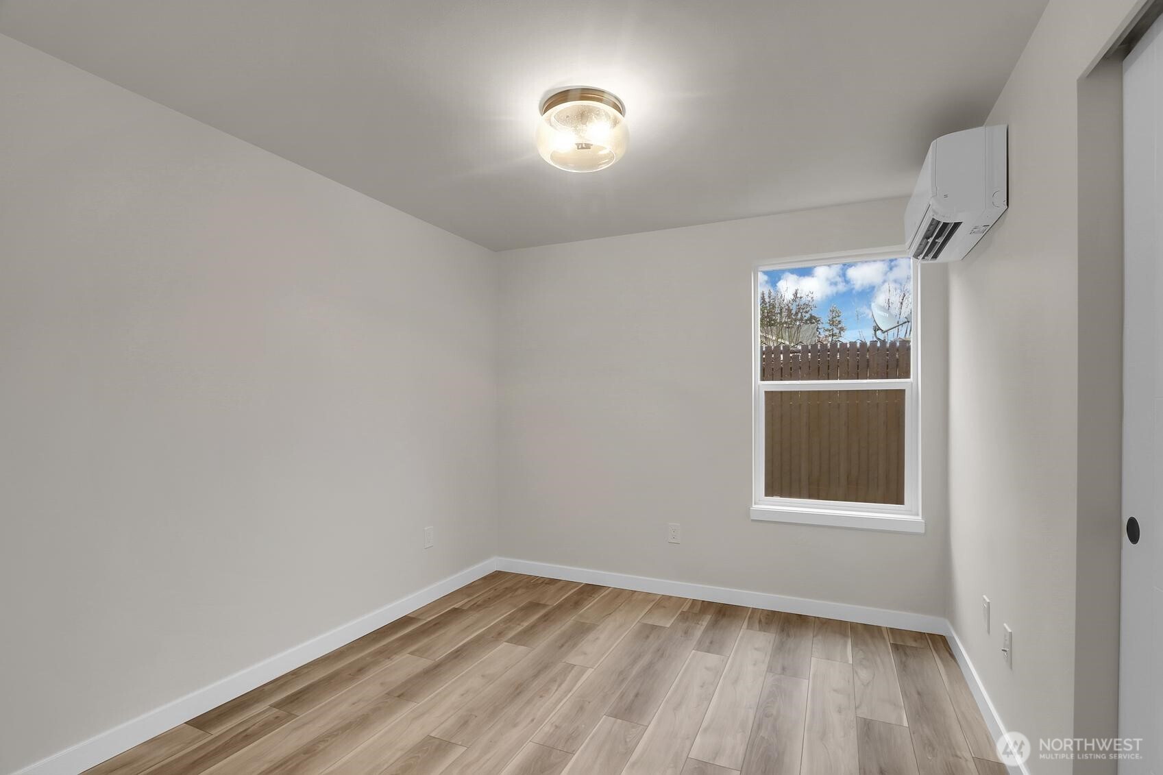 5015 144th Street Southwest, Unit B2 Edmonds, WA 98026 - Photo 8 of 27