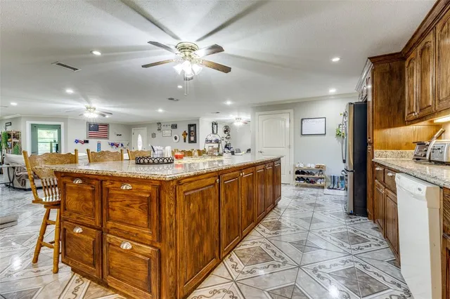 $579,000 | 1590 Farm Road 2352, Sumner, TX 75486