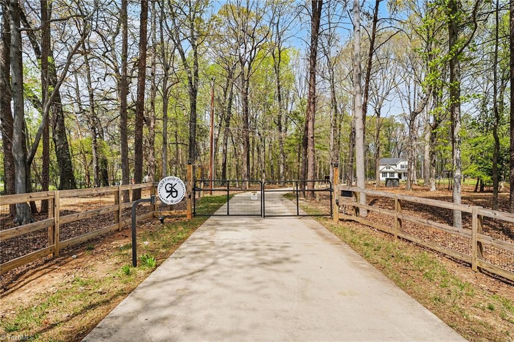 4002 Williams Dairy Road Greensboro, NC 27406 - Photo 38 of 40