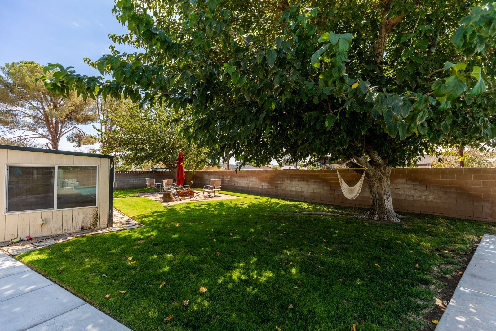300 Mari Court Ridgecrest, CA 93555 - Photo 30 of 33 a view of backyard with swimming pool