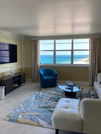 $4,000 | 1900 South Ocean Boulevard, Unit 11E, Lauderdale-by-the-Sea, FL 33062