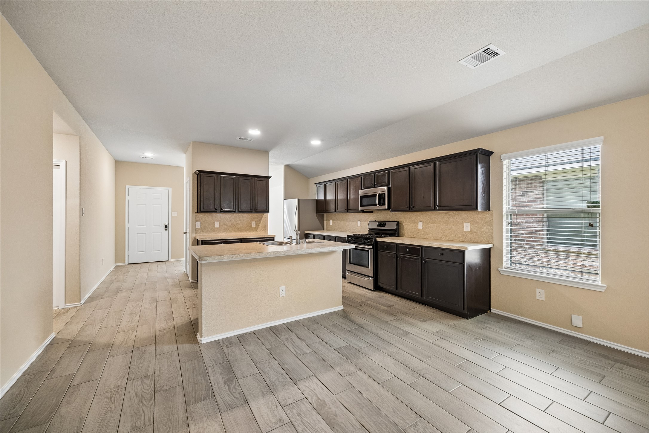 16522 Silla Ridge Court Houston, TX 77049 - Photo 6 of 16