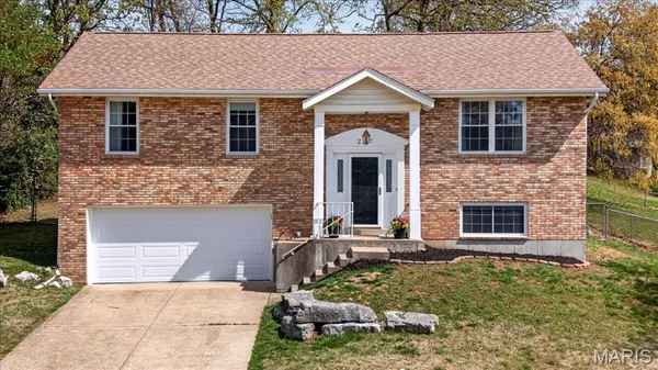 $250,000 | 2117 South Oaks Drive, Barnhart, MO 63012