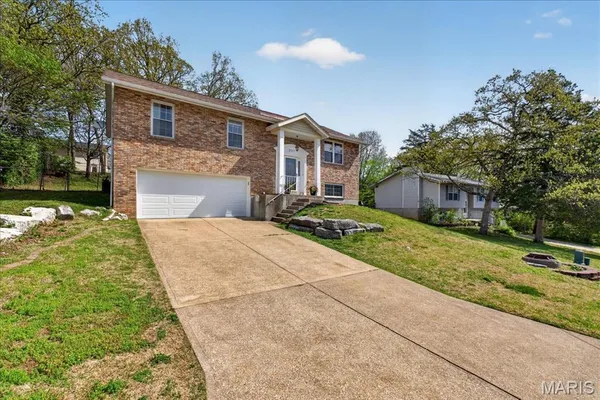 $250,000 | 2117 South Oaks Drive, Barnhart, MO 63012