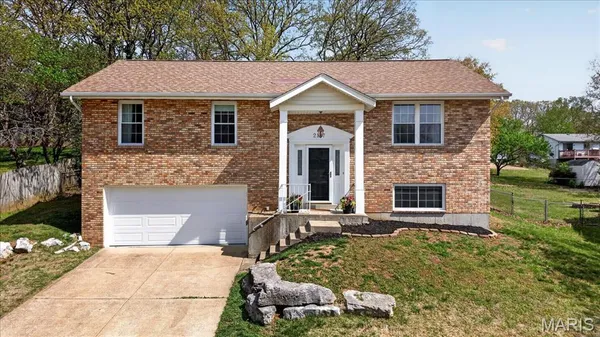$250,000 | 2117 South Oaks Drive, Barnhart, MO 63012