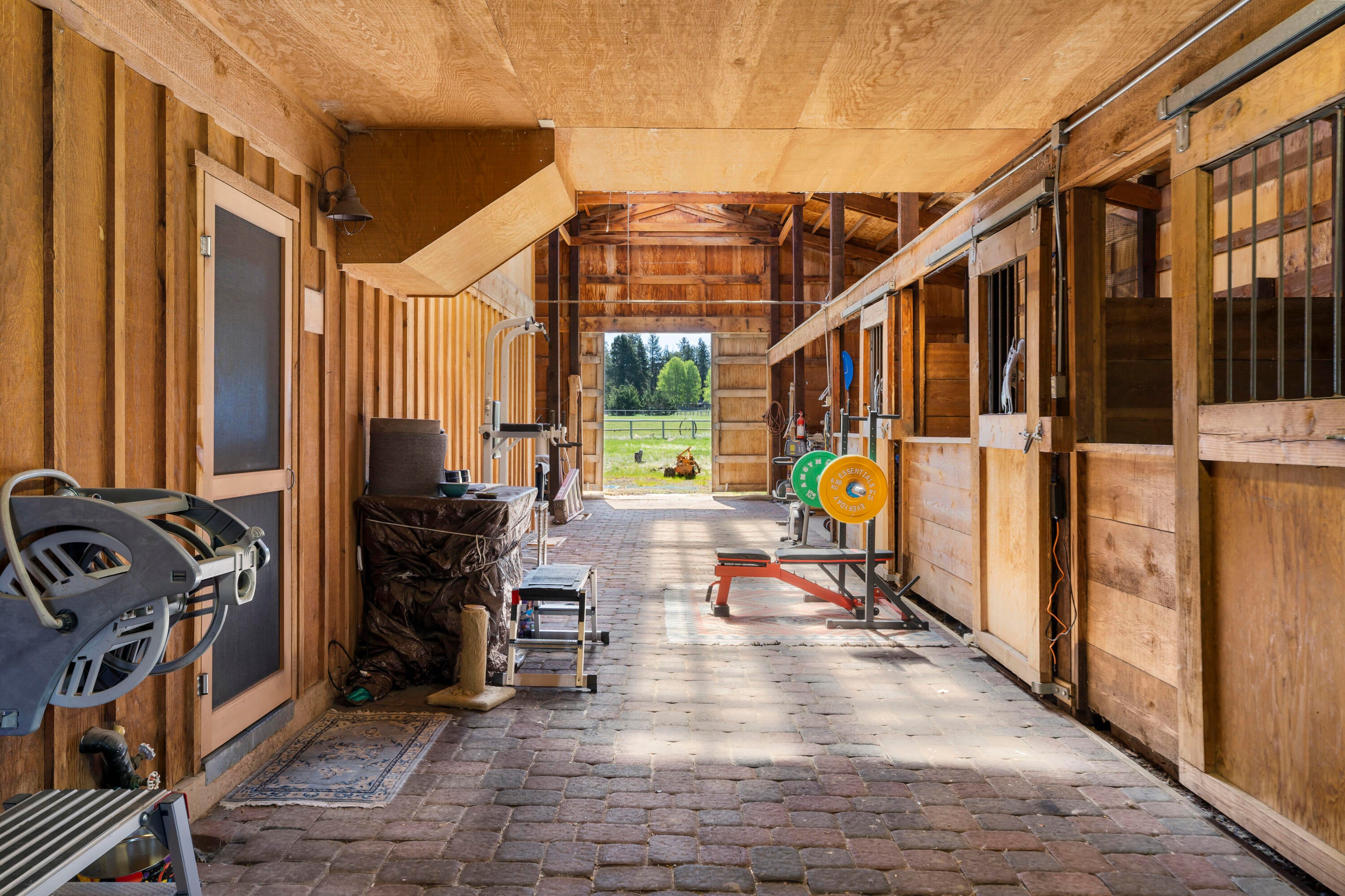 20875 Sholes Road Bend, OR 97702 - Photo 62 of 88 Barn/Stables