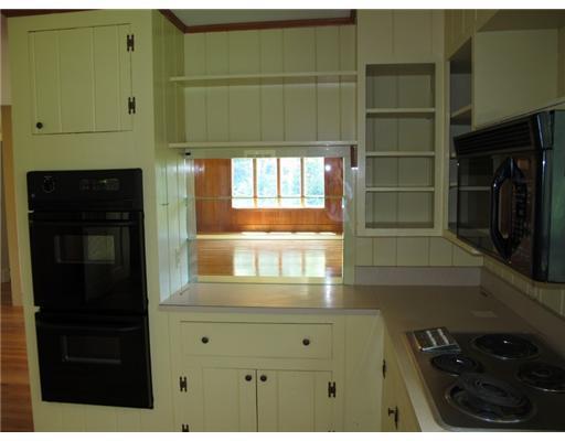 40 Seawood Park Road New Harbor, ME 04554 - Photo 7 of 25 Kitchen.