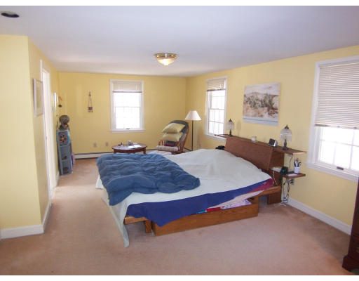 243 Upland Road Newton, MA 02460 - Photo 7 of 11