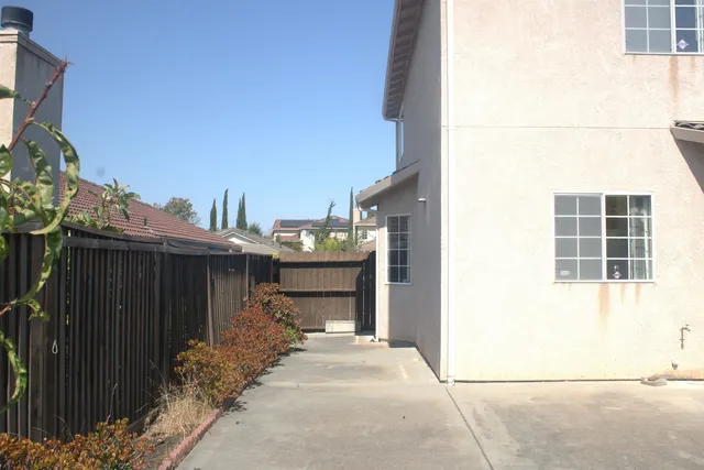 $699,800 | 2011 Agate Court, Vallejo, CA 94591