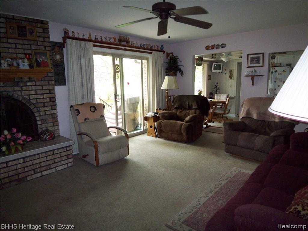 115 Thompson Street Howell, MI 48843 - Photo 22 of 25 100_0285.JPG