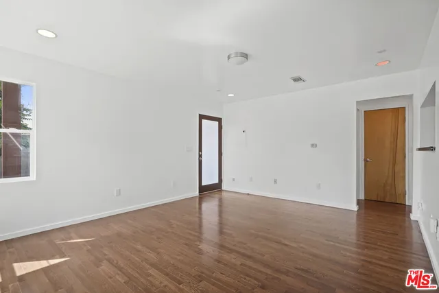 $1,995,000 | 625 North Niagara Street, Burbank, CA 91505