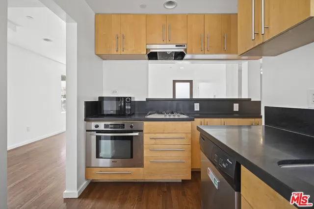 $1,995,000 | 625 North Niagara Street, Burbank, CA 91505