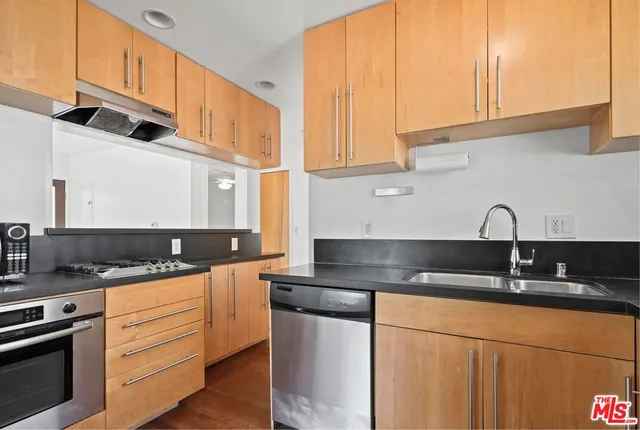 $1,995,000 | 625 North Niagara Street, Burbank, CA 91505