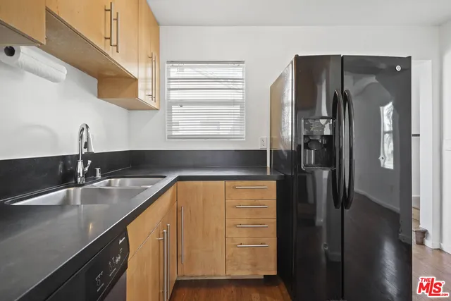 $1,995,000 | 625 North Niagara Street, Burbank, CA 91505