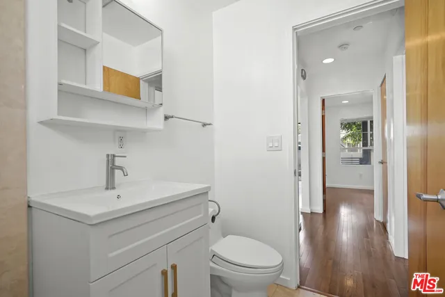 $1,995,000 | 625 North Niagara Street, Burbank, CA 91505