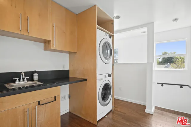 $1,995,000 | 625 North Niagara Street, Burbank, CA 91505