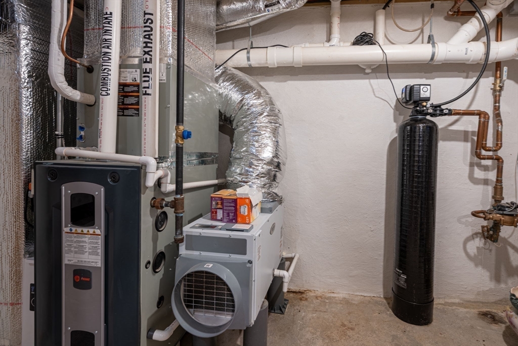 191 Stoney Point Road Barnstable, MA 02675 - Photo 32 of 36 a utility room with dryer and washer
