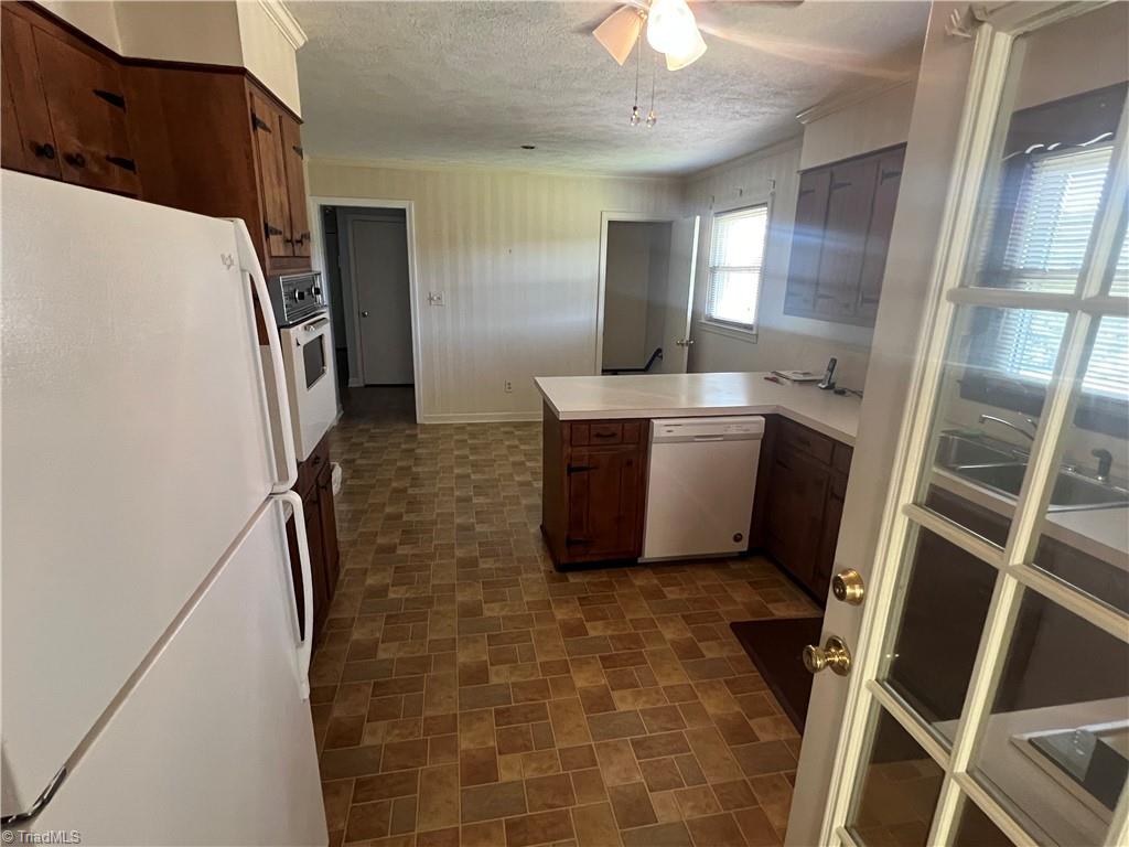 208 Precinct Road Pilot Mountain, NC 27041 - Photo 12 of 33 Gallery Image 12