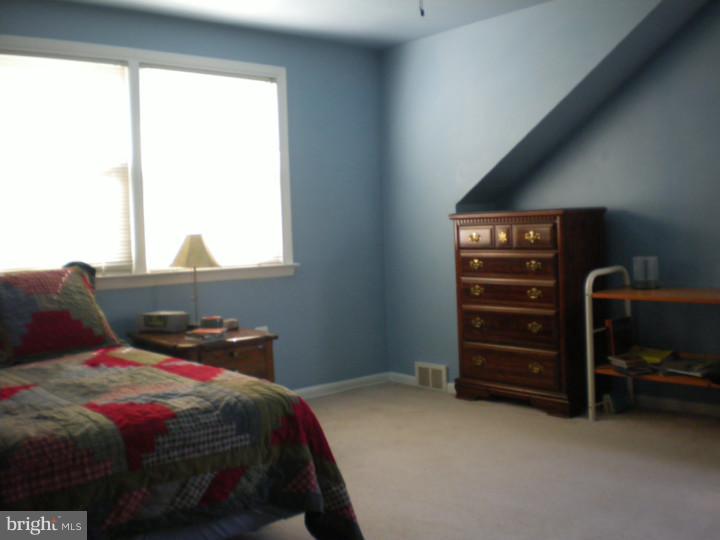 813 Rhoads Drive Springfield, PA 19064 - Photo 14 of 25 Bedroom 3