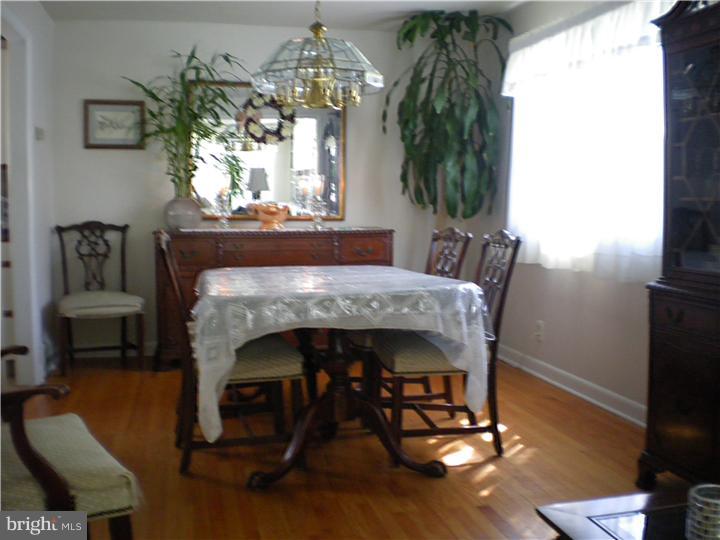 813 Rhoads Drive Springfield, PA 19064 - Photo 4 of 25 Dining Room