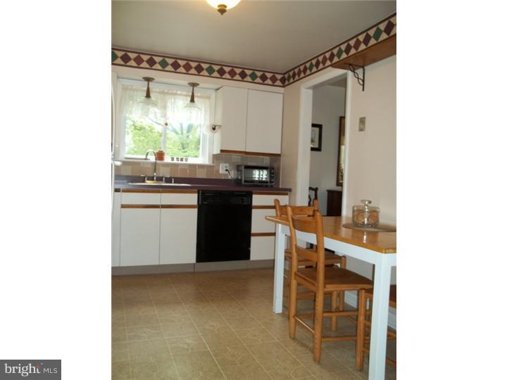 813 Rhoads Drive Springfield, PA 19064 - Photo 5 of 25 Kitchen