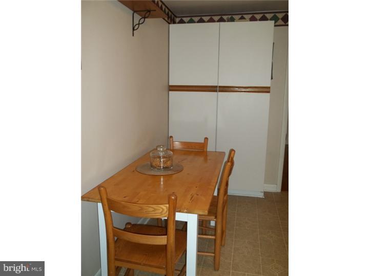 813 Rhoads Drive Springfield, PA 19064 - Photo 7 of 25 Kitchen