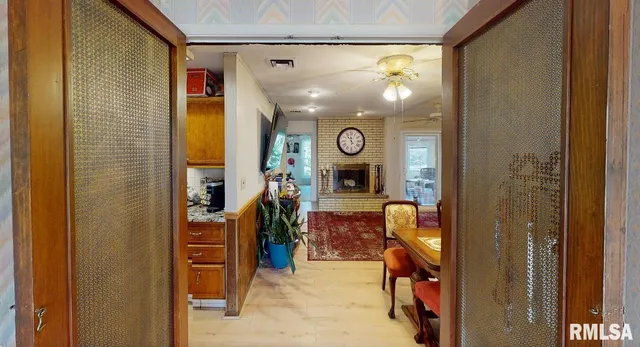 $179,900 | 202 Westernaire Drive, Marion, IL 62959